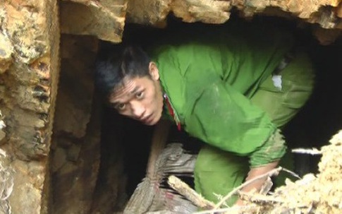 Phát hiện hàng trăm kilogam thuốc nổ của “vàng tặc” trong hầm sâu