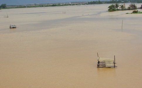 Tìm kiếm thi thể nam thanh niên bị lũ cuốn trôi