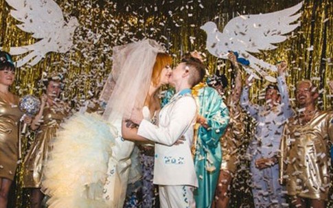 Chùm ảnh cưới đẹp long lanh của cặp đôi đồng tính Mỹ