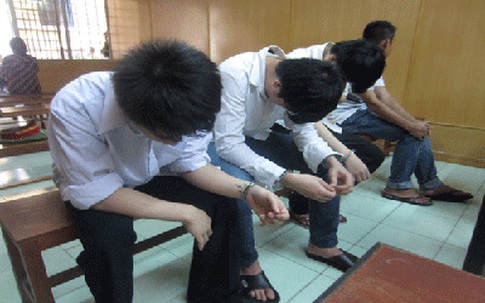 Quan hệ đồng tính, sập bẫy 3 "người tình nhí”