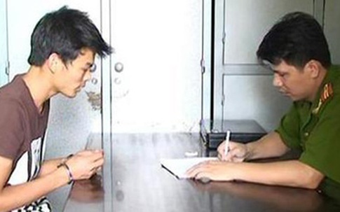 Bị hiếp dâm dã man vì mạo hiểm đi chuộc điện thoại một mình