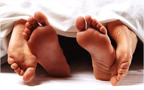 Rủ bé gái vào khách sạn quan hệ tình dục