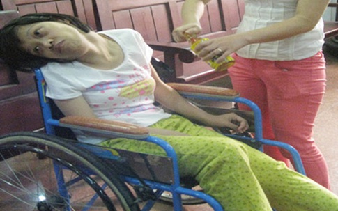 Cô gái ngồi xe lăn thắng kiện hơn 4 tỷ đồng