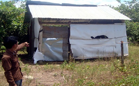 Kéo thiếu nữ vào chòi hoang ở nghĩa trang làm "chuyện vợ chồng"