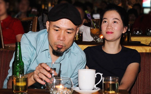 Huy Tuấn đưa vợ trẻ xinh đẹp đi nghe nhạc