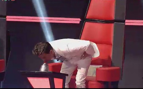 Những màn cứu thí sinh lạ đời của các HLV Giọng hát Việt