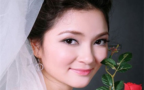 Mỹ nhân Việt có khuôn mặt "yêu ngay từ cái nhìn đầu tiên"