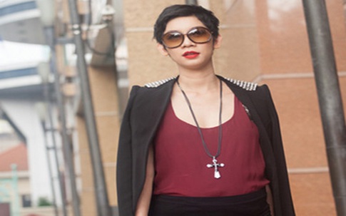 Xuân Lan tự tin khoe dáng dù mang thai 9 tháng