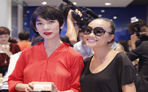Xuân Lan, Đoan Trang cùng nhau 'bế' bụng bầu dự sự kiện