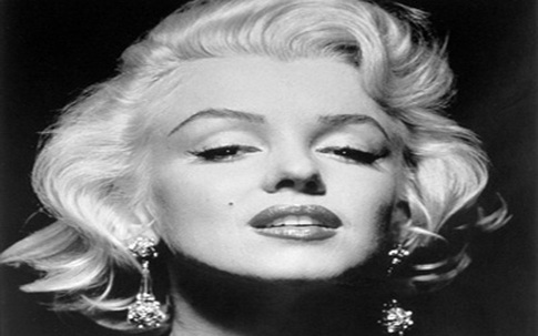 Bằng chứng Marilyn Monroe phẫu thuật thẩm mỹ