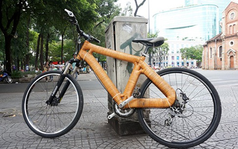 Kỳ lạ chiếc xe đạp làm bằng mây đầu tiên tại Việt Nam