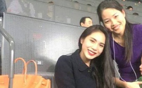 Thủy Tiên tươi tắn trên khán đài cổ vũ chồng