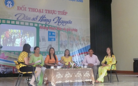 Đối thoại trực tiếp “Dân hỏi, cán bộ trả lời” về dân số tại huyện Hưng Nguyên 