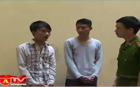 Táo tợn vào cửa hàng xịt hơi cay, cướp điện thoại