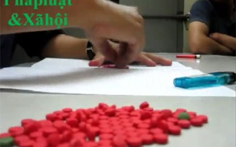 Phát hiện 1300 viên ma túy hồng phiến