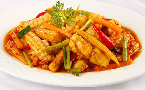 Bắp non xào mực cay