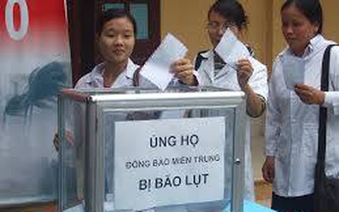 Tổng cục DS-KHHGĐ vận động quyên góp chia sẻ cùng đồng bào miền Trung 