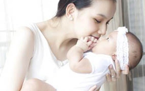 Lộ ảnh cô công chúa đáng yêu của HH Thùy Lâm