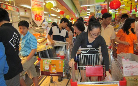 Bị xe đẩy hàng đè chết trong siêu thị