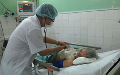 Mất mạng vì đua nhau bắt ấu trùng ve sầu ăn để ngừa… ung thư!