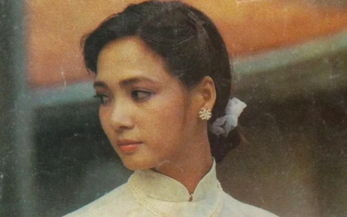 Mỹ nhân Hà thành trẻ nhất được phong NSND, hơn 30 năm hôn nhân chưa mặc váy cưới, hiện sống trong căn nhà thế nào?