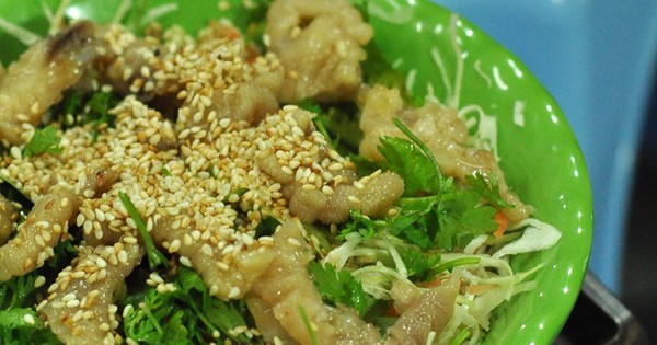 Quán ăn nào nổi tiếng với món nộm chân gà rút xương ở Hà Nội?

