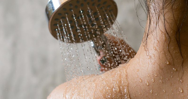 Tắm nước lạnh có lợi hơn cả thực hiện các bài tập, cực kì có lợi cho não bộ nhưng tắm nước lạnh thế nào mới phù hợp?