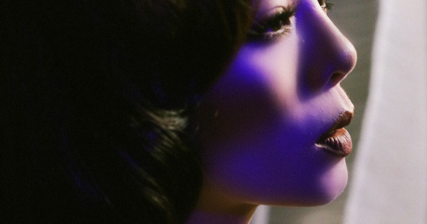 Cận gương mặt tuổi 40 xinh đẹp của Lệ Quyên