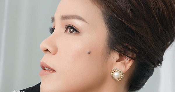 Em gái ca sĩ Mỹ Linh gây tranh cãi kịch liệt khi nói những ai mơ ước có được người đàn ông biết giúp cài mũ, mở đồ gác chân là ‘ngu xuẩn lại còn mơ hão’!?