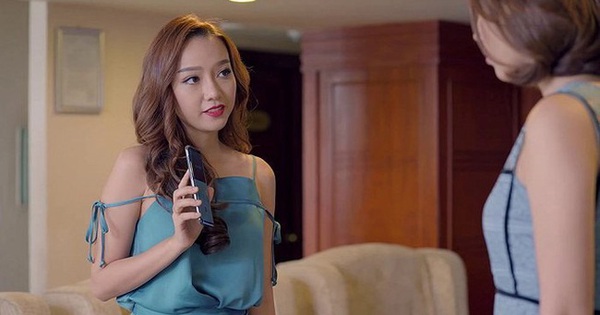 Khinh vợ sếp bán hoa quả ngoài chợ, nữ thư ký đến tận nơi cà khịa, chính cung liền nói 1 câu đã ở thế ‘cửa trên’, còn tiểu tam ‘lép vế’ lại bị dạy cho bài học ê chề