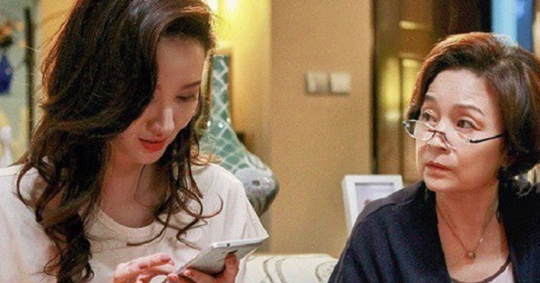 Mẹ chồng đòi giữ thẻ lương của con trai, nàng dâu ngoan ngoãn đồng ý rồi ‘tính khôn’, song cách làm của cô lại gây tranh cãi