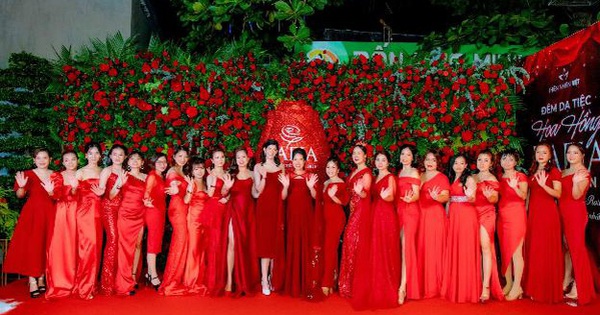 Dạ tiệc hoa hồng cuối năm gây “bão” tại Xanh Garden