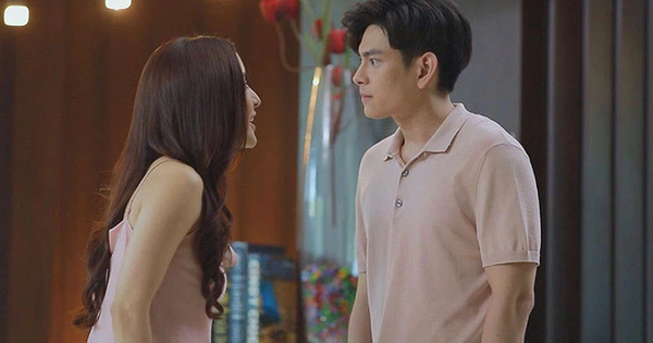 11 giờ đêm chồng lao đến thay bóng đèn hỏng cho vợ cũ, cô vợ bầu đủng đỉnh đến sau cho anh ta một màn ‘chết lặng’