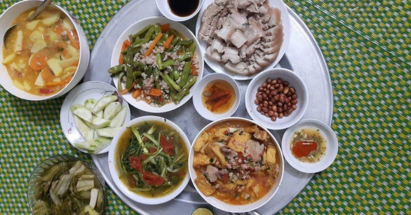 Nàng dâu đứng dậy ngay khỏi mâm cơm sau một lời nhận xét của mẹ chồng, thế nhưng phản ứng của chồng mới khiến người ta bức xúc!