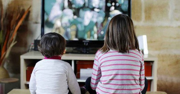 6 điều phải làm nếu muốn con cai điện thoại, tivi khi nghỉ hè