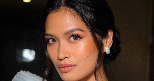 Dùng tiếng Anh ở Hoa hậu Hoàn vũ là khôn ngoan hay mạo hiểm?