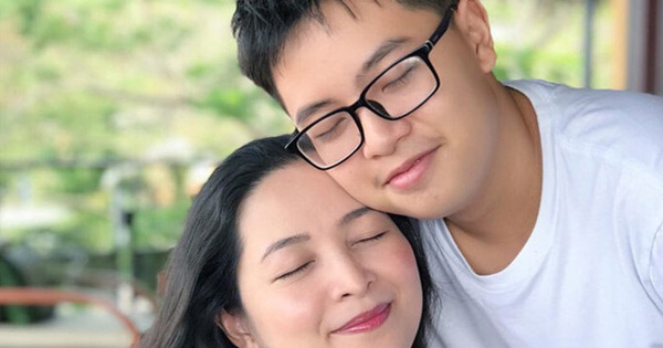 Con trai 19 tuổi của MC Quỳnh Hương như tri kỷ của mẹ, chia sẻ mọi buồn vui