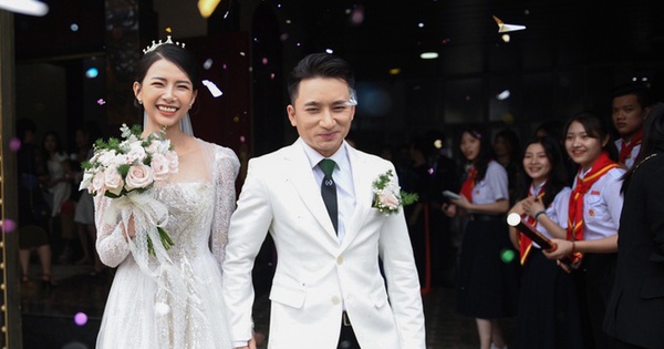 Phan Mạnh Quỳnh hoãn lễ cưới ở TP.HCM