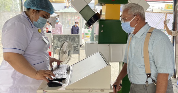 TP.HCM: Các bệnh viện nỗ lực thắt chặt các biện pháp kiểm soát lây nhiễm COVID-19