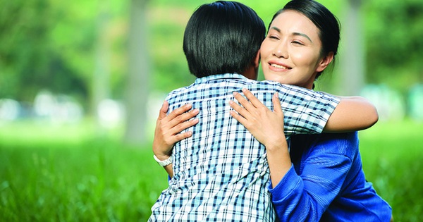 Phát khóc khi con trai anh gật đầu tôi làm mẹ