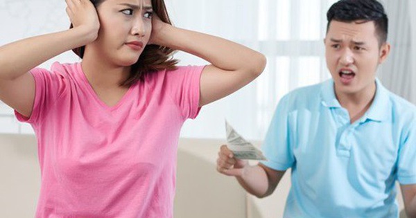 Góp 5 triệu đồng, chồng mỉa mai vợ “ém” tiền mua vàng