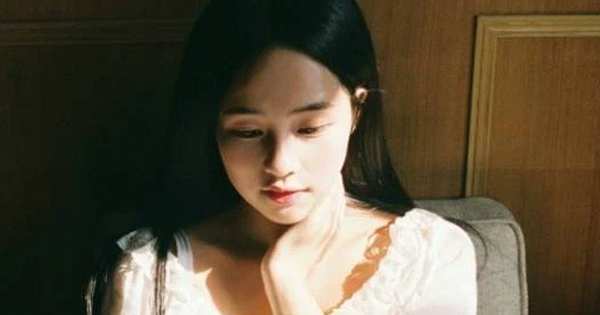 Vô tình vào nhà vệ sinh cùng tình cũ của chồng sắp cưới, cô gái chết điếng trước tiếng cười ha hả và câu nói mở ra bí mật!