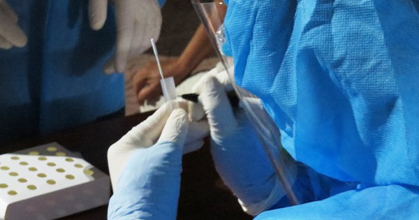 Nghệ An: Có 8 trường hợp test nhanh 2 lần dương tính SARS-CoV-2