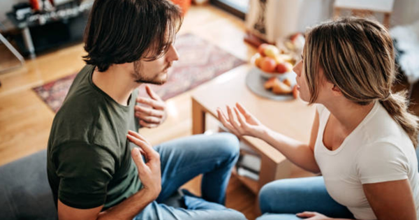 Đừng bao giờ hỏi đàn ông: “Anh chọn em, hay chọn mẹ?”
