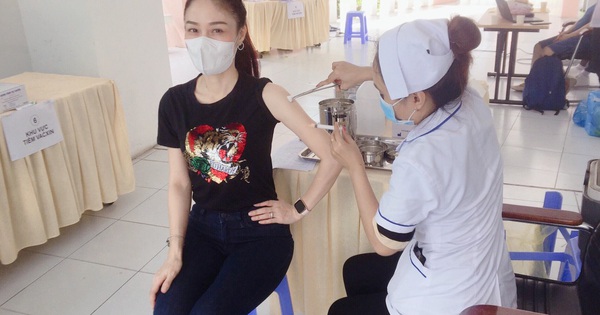 TP.HCM sẽ hoàn tất tiêm 806.000 liều vaccine theo đúng lộ trình