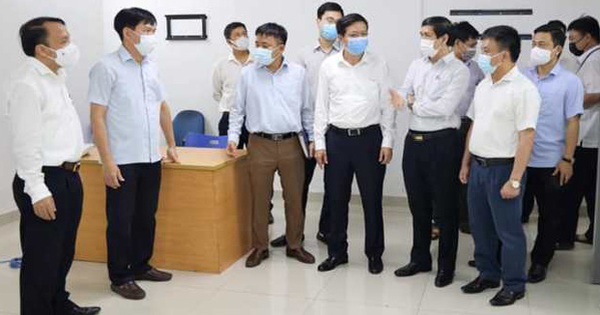 Nghệ An truy vết được 71 hành khách trên chuyến bay có 2 vợ chồng mắc COVID-19