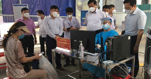 Thứ trưởng Bộ Y tế Đỗ Xuân Tuyên: Chuyên gia của Bộ Y tế sẽ liên tục đào tạo cho thầy thuốc tuyến dưới của Bắc Ninh
