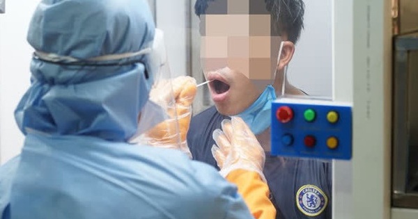 TP.HCM: Tất cả người dân có biểu hiện sốt, ho, đau họng khi đến cơ sở y tế phải xét nghiệm SARS-CoV-2