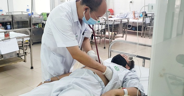 Sốt cao sau tiêm vaccine COVID-19 không ngờ mắc sốt xuất huyết