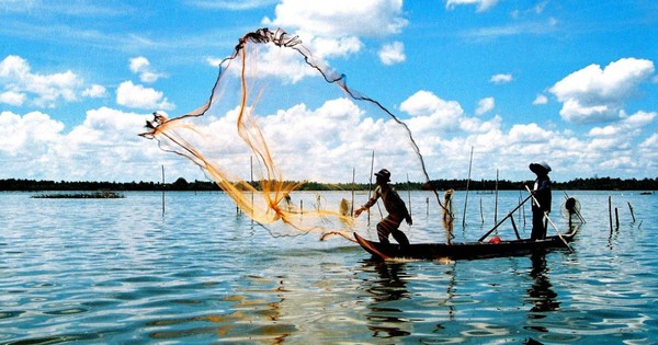 Thâm cung bí sử (237 - 8): Bài toán nuôi biển - Vimarsana News